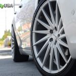 Chrysler 300c Silver Rims - Varro 20 inch Staggered Wheels VD15